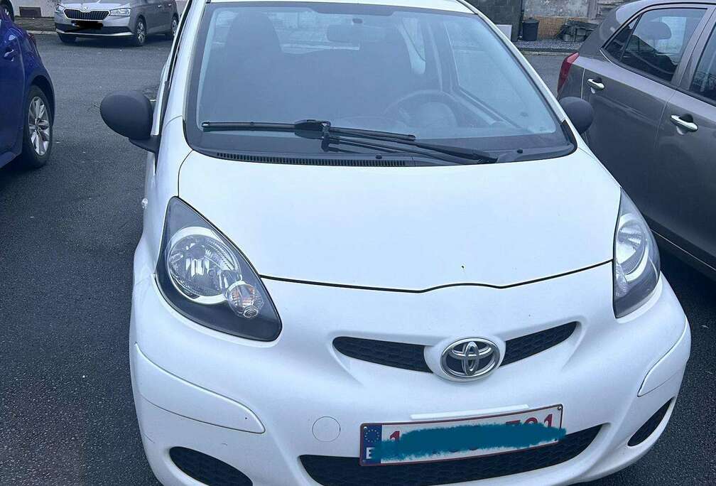 Toyota Aygo 1.0i VVT-i Car Dance