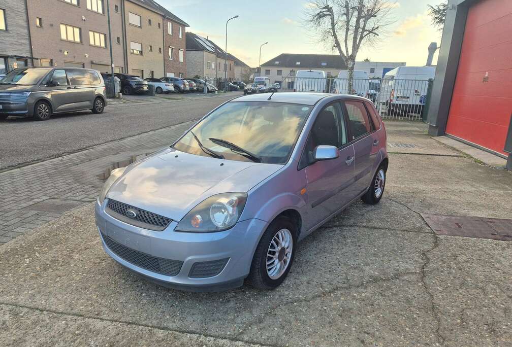 Ford 1.3i - Airco - Keuring/ Carpass - Garantie