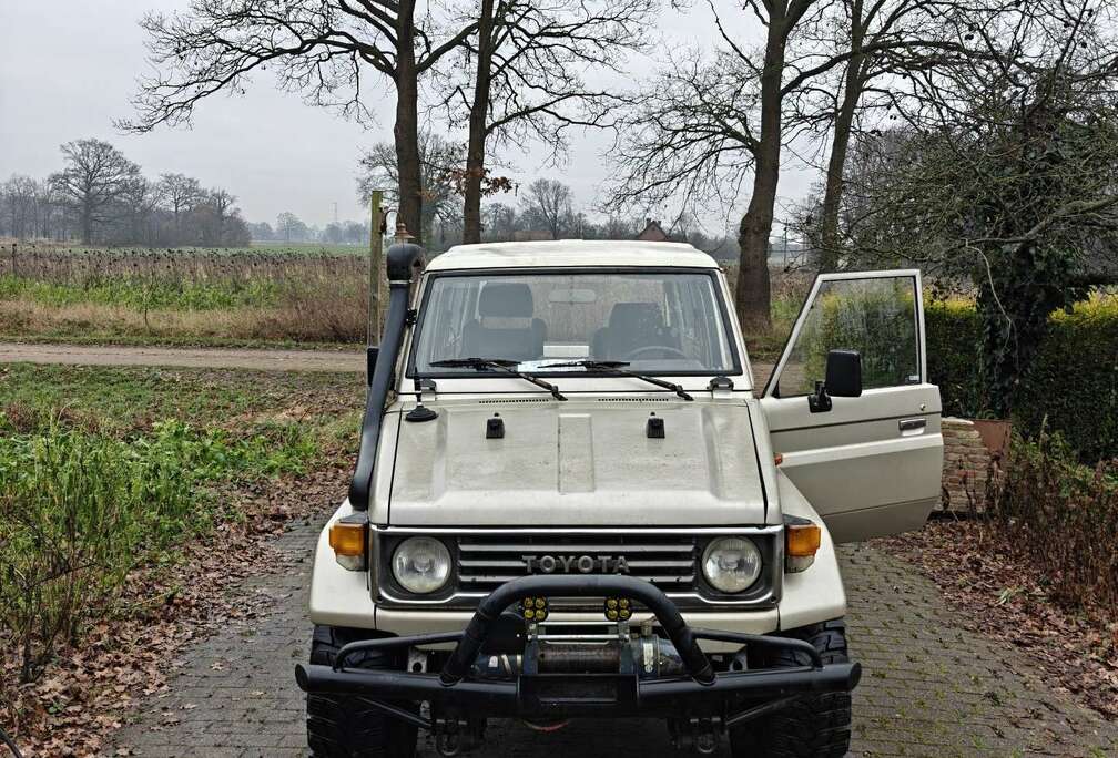 Toyota hzj73