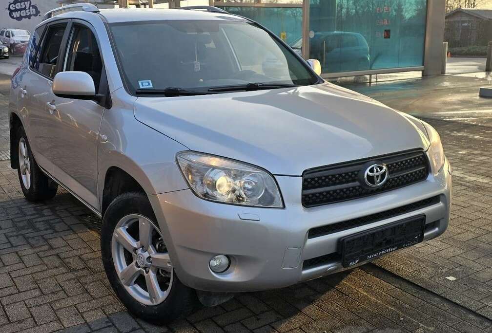 Toyota 2.0 4x4 Automatik Executive