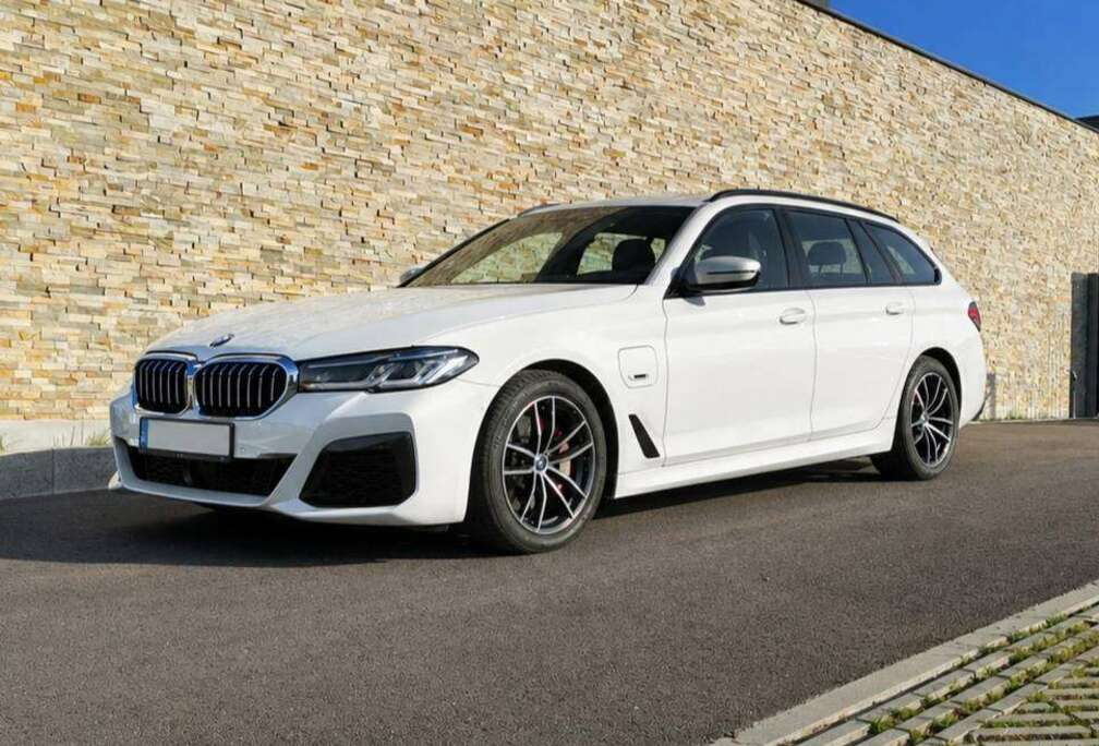 BMW BMW 530e Touring xDrive M-Pack  PANO  HUD  ACC  FULL OPTION  GARANTIE