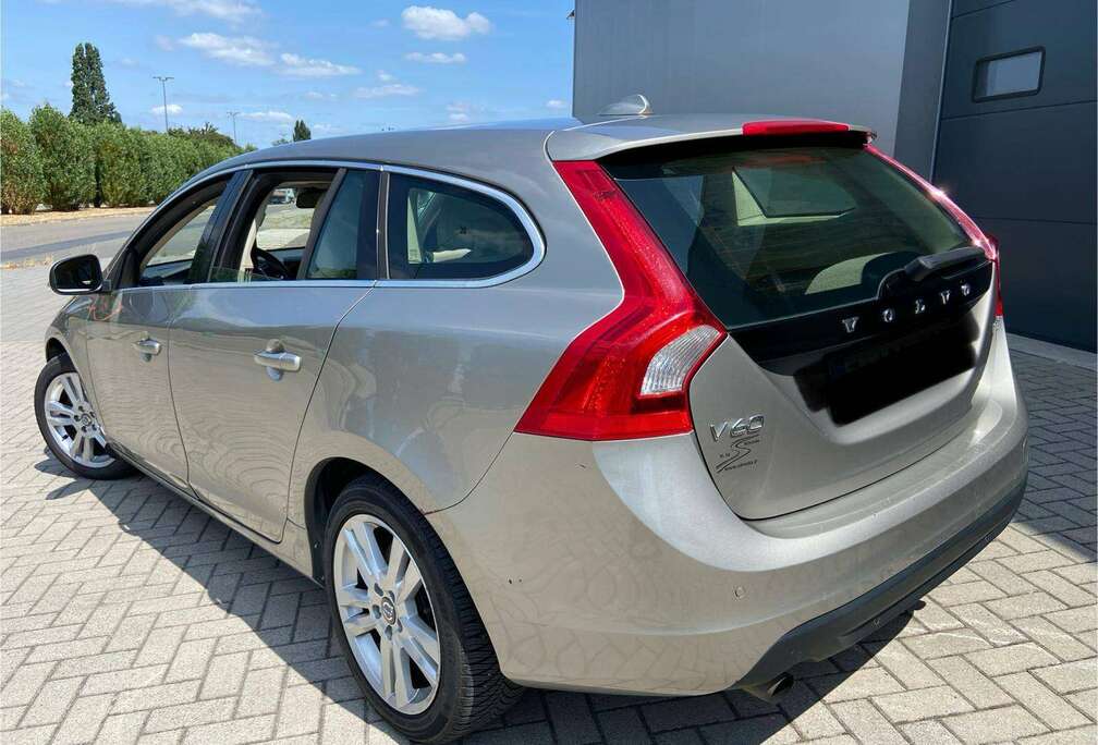 Volvo PRET A IMMATRICULER Automatique Essence €5 GSM 0489349942
