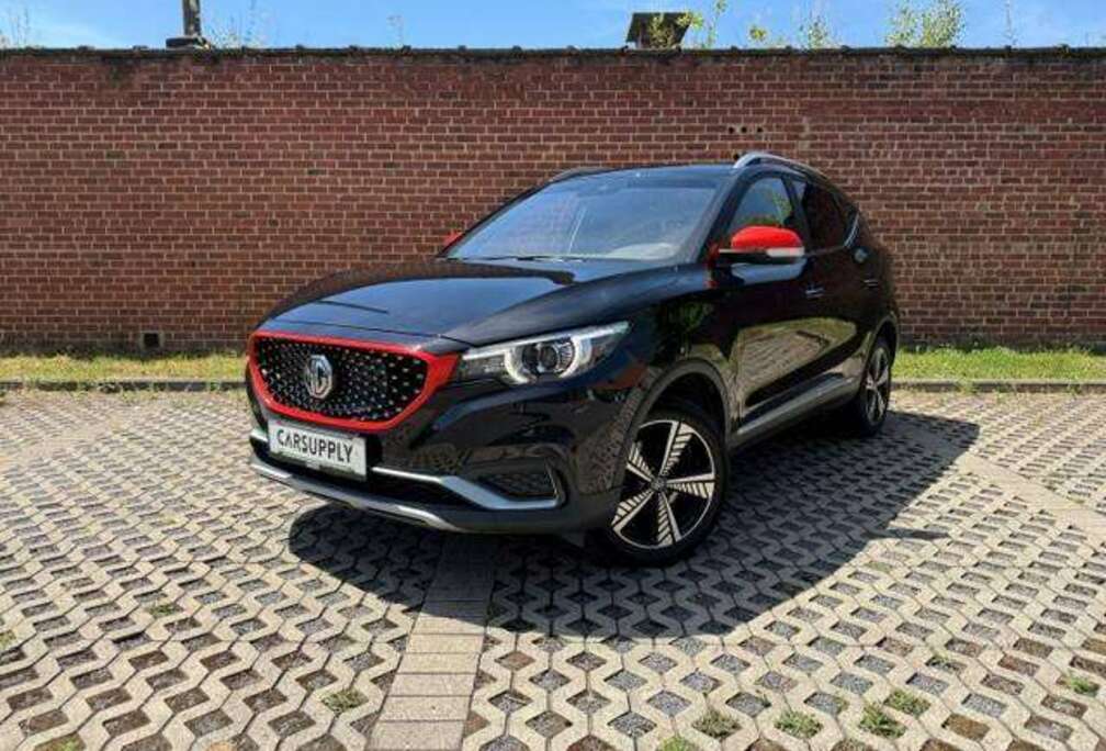 MG e-ZS 44.5 kWh Luxury - ACC -  Pano dak - Apple Carplay - Camera - Leder - Sportpack - GPS - SOH 93% - Verwarmde zetels