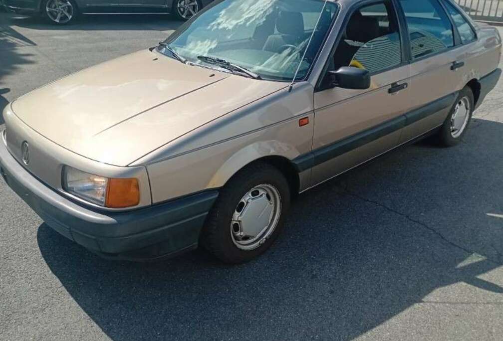 Volkswagen Unieke VW Passat B3 1.6 benzin B(1991) – 150.000km