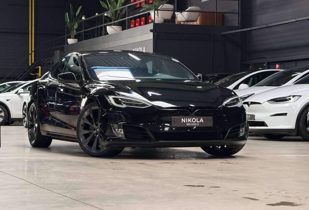 Tesla LONG RANGE DUAL MOTOR - MODEL 2020 - FULL SELF DRIVING ACTIVE- 21 INCH WHEELS - CHROME DELETE - FULL BLACK