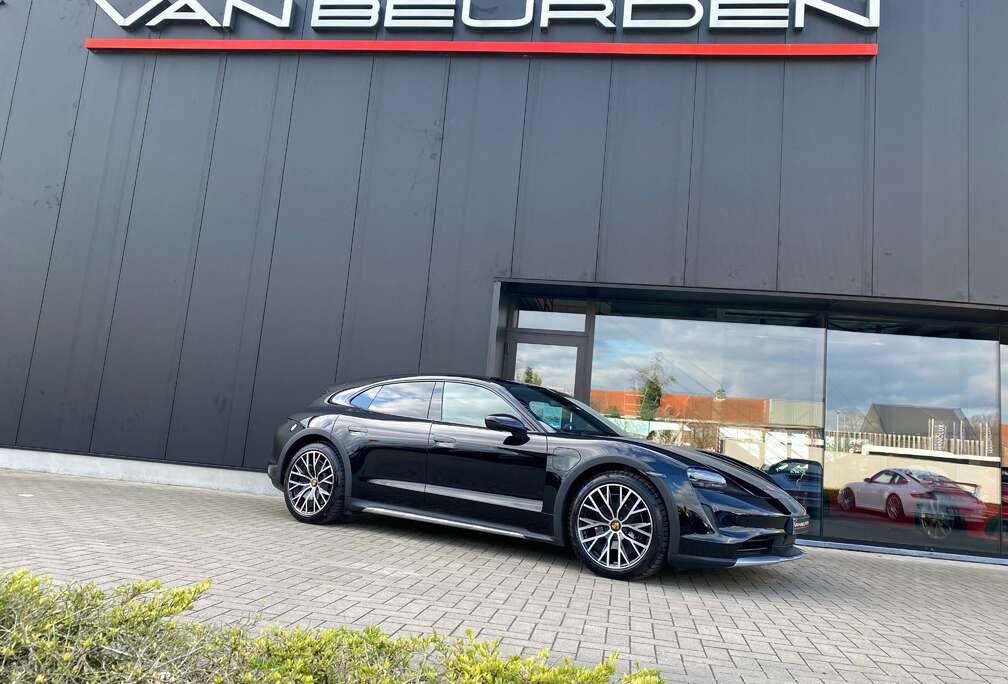Porsche Taycan Cross Turismo 93.4 kWh