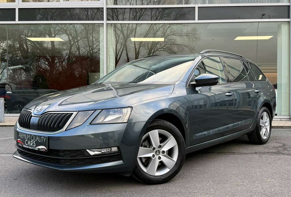 Skoda CARPLAY / TREKHAAK / SENSOREN / ZETELVERWARMING /