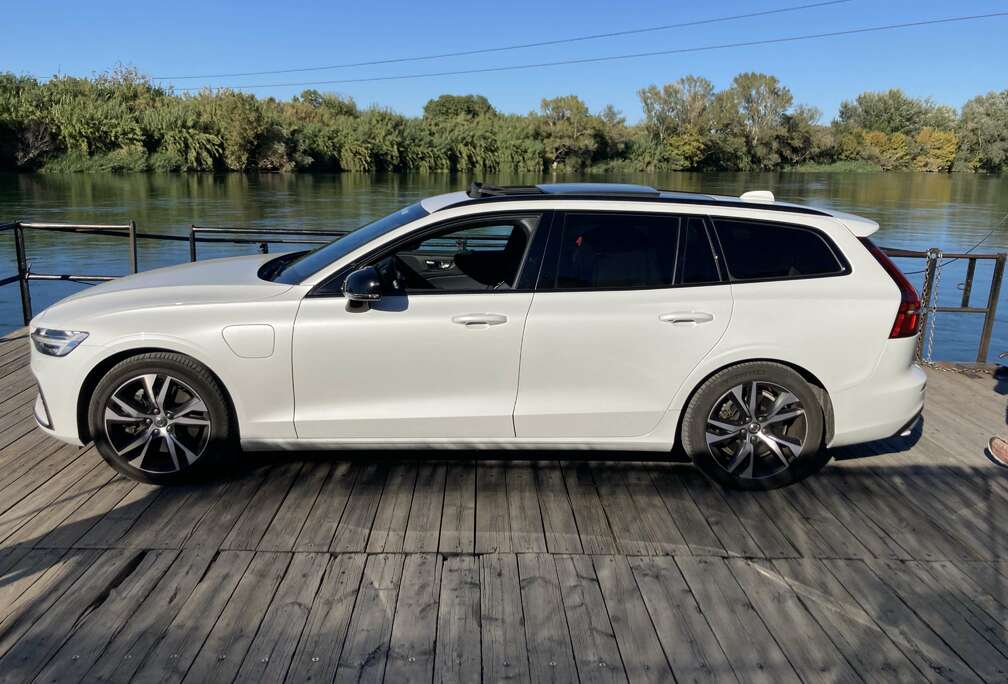 Volvo 2.0 T6 AWD PHEV R-Design