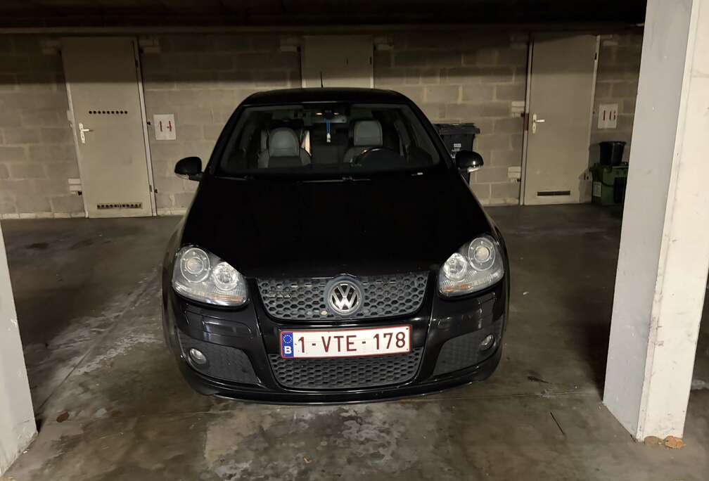 Volkswagen 2.0 Fsi Golf V Pirelli
