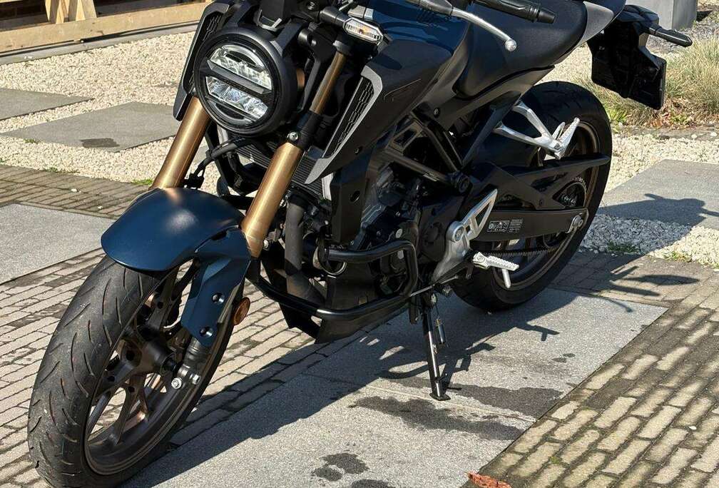 Honda CB125R