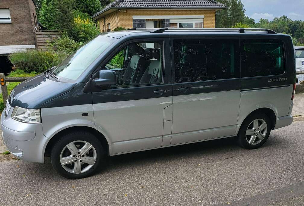 Volkswagen Multivan 2.5 TDi