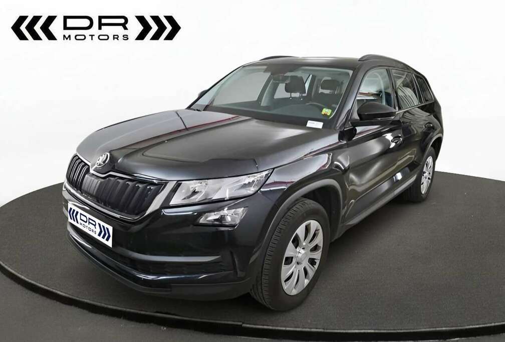 Skoda ACTIVE -  7 PLAATSEN - TOPSTAAT - TREKHAAK - NAVI