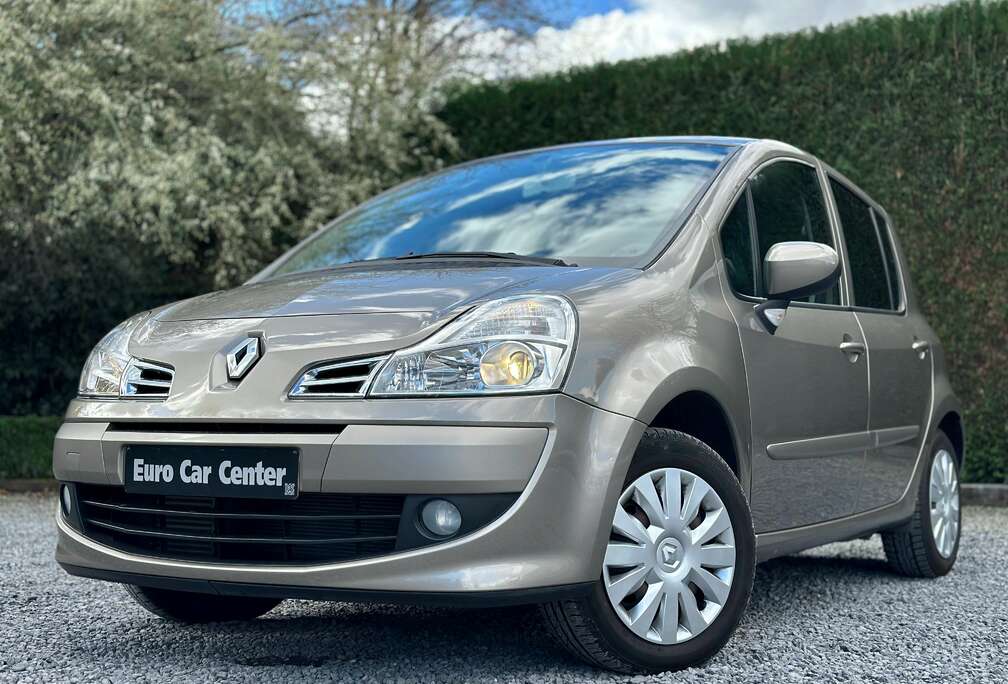Renault 1.5d / LOW KM\'s / WELL MAINTAINED /