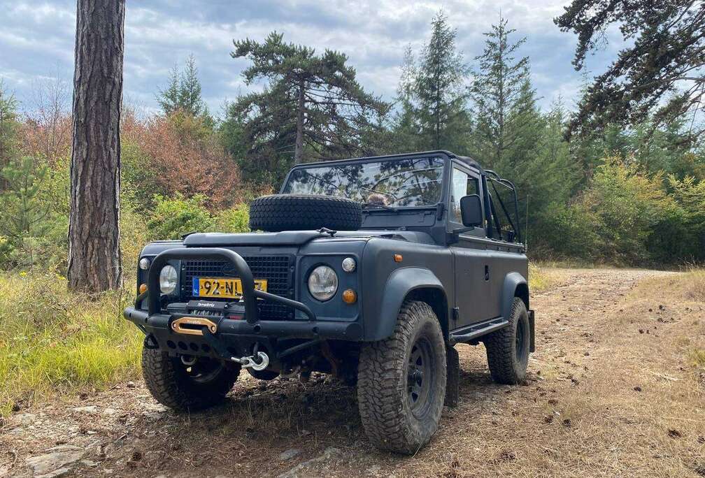 Land Rover 90