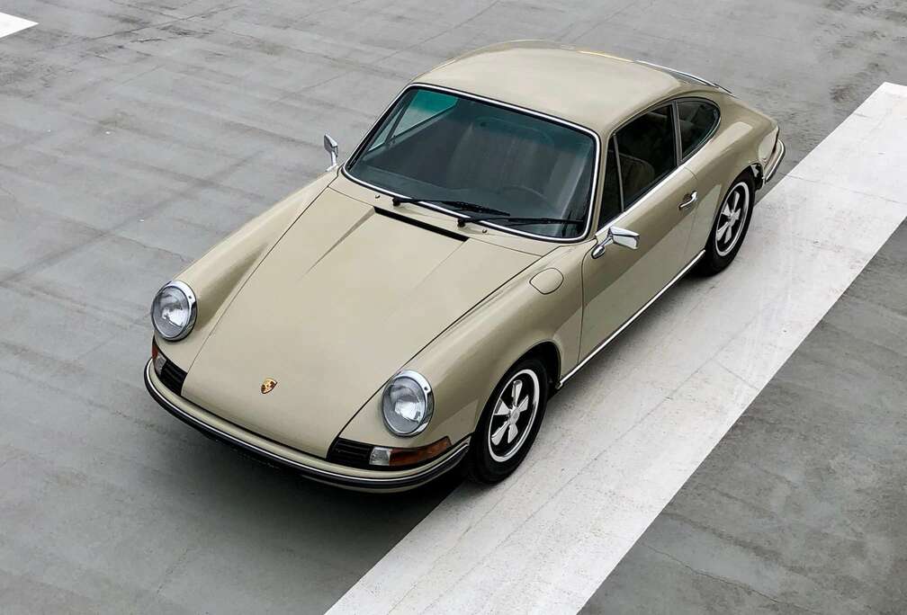 Porsche 911 T 2.4 -- état concours --