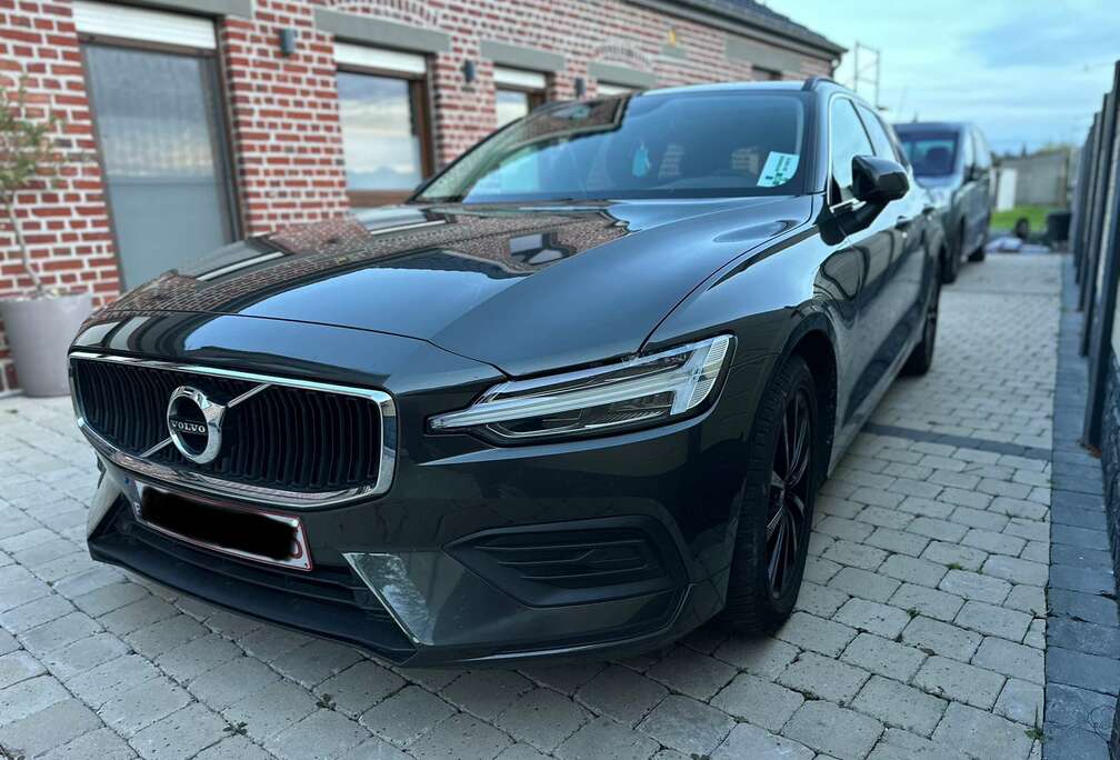 Volvo 2.0 B3 MHEV Momentum Pro DCT