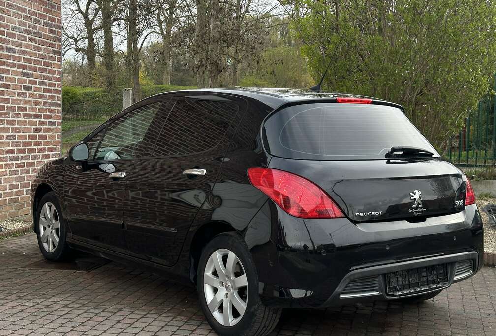 Peugeot 1.6 HDI // Ecran // Cuir