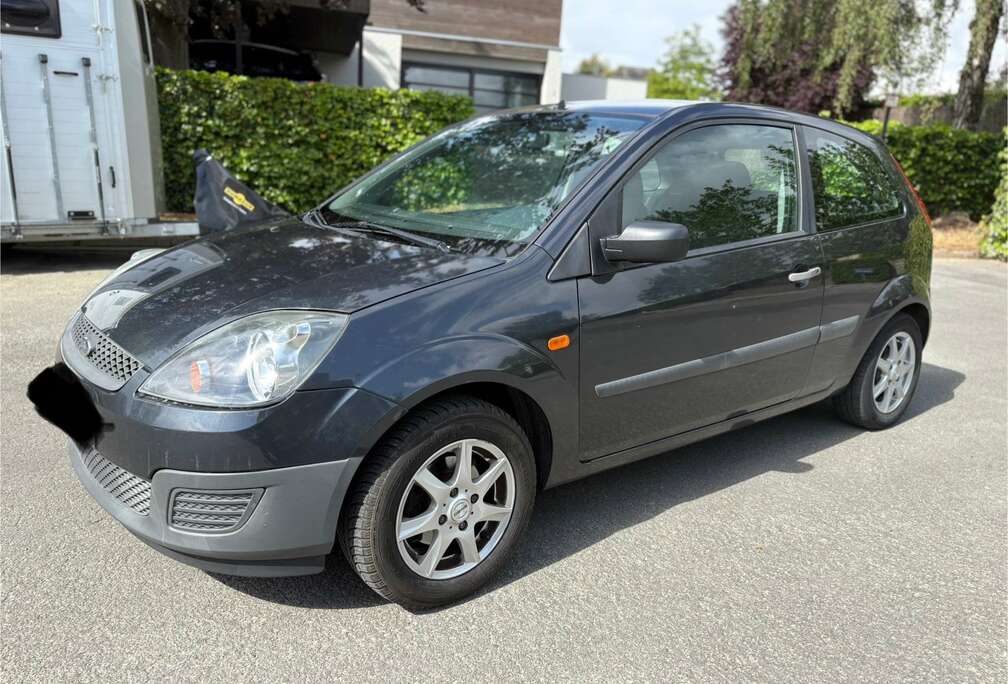 Ford 1.3 Benzine - 2007 - 149.000 km - BLANCO GEKEURD