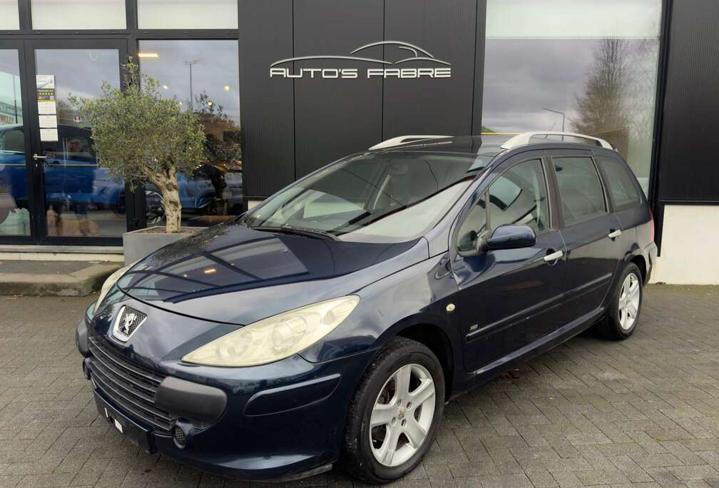 Peugeot 16 HDi Break Toit panoramique