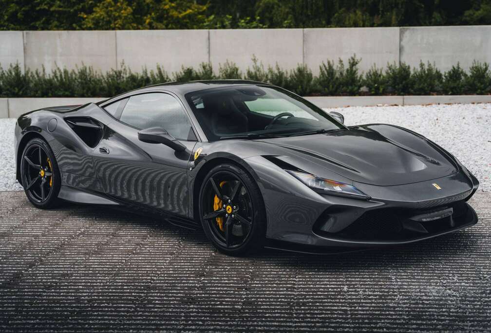 Ferrari Grigio Silverstone / VAT / Lift / Carbon / Racing Seats