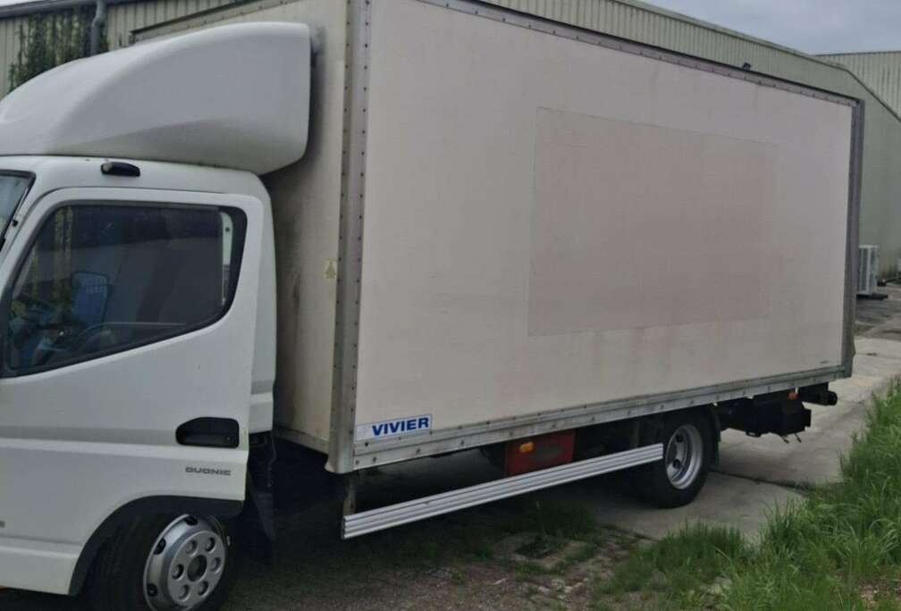 Mitsubishi Fuso/ 7,5 Ton GVW / Real Km\'s / Tail lift 1000 kg