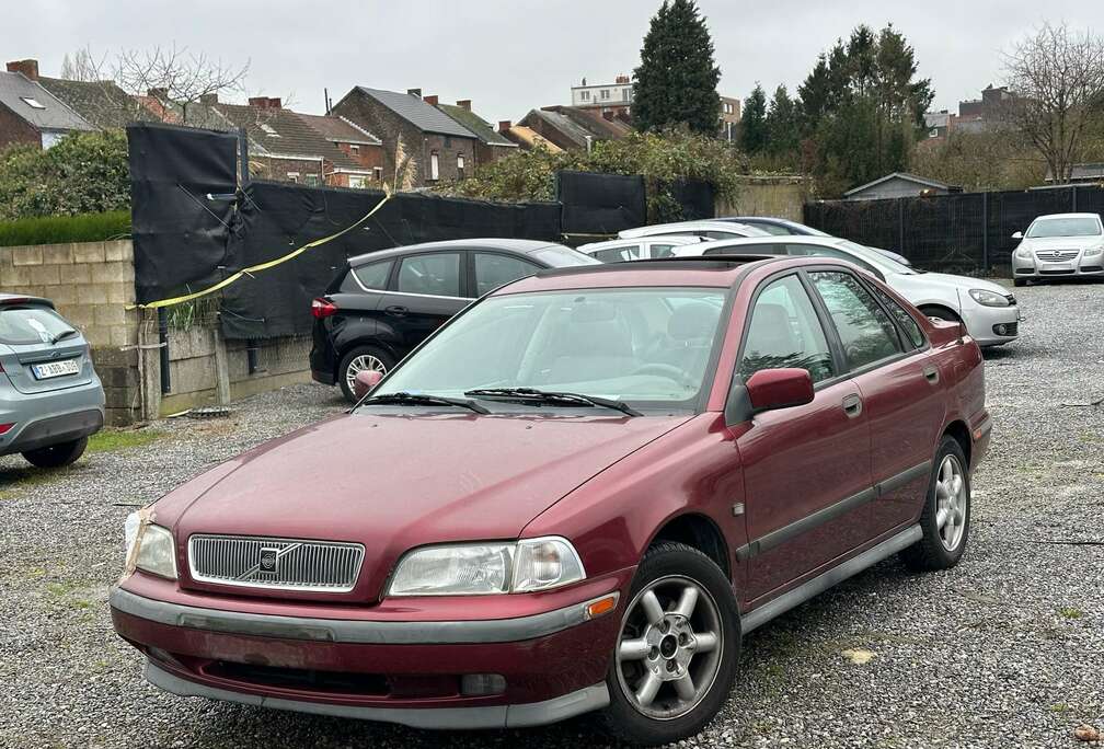 Volvo 1.8i 16v 1998// 111.600km// Boite auto// AirCo//