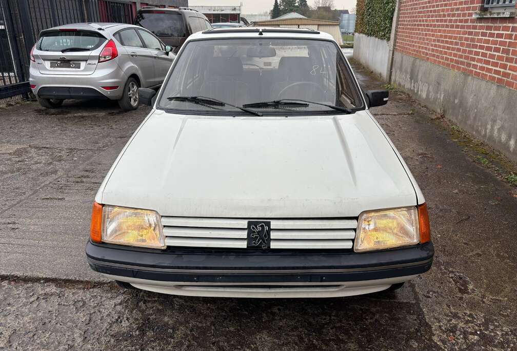 Peugeot 1.6 automatic prête à imatriculer