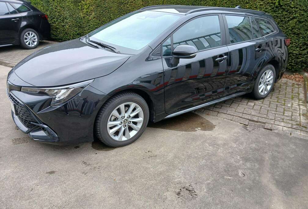 Toyota Touring Sport 1.8 Hybrid Dynamic e-CVT 1.8 Hybrid