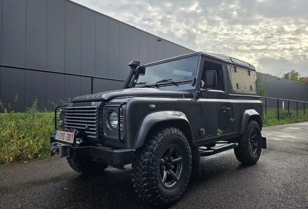 Land Rover Defender 90 DPF Station Wagon SE