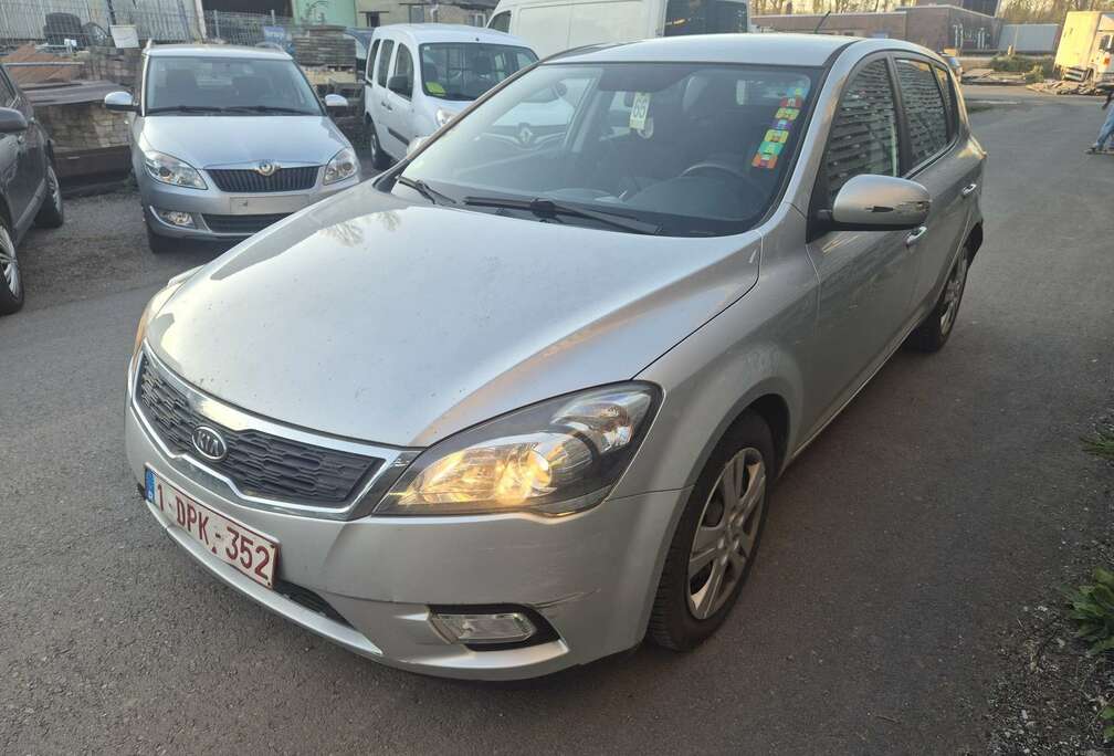 Kia Cee\'d 1.6 CRDi LX ISG EcoDynamics DPF