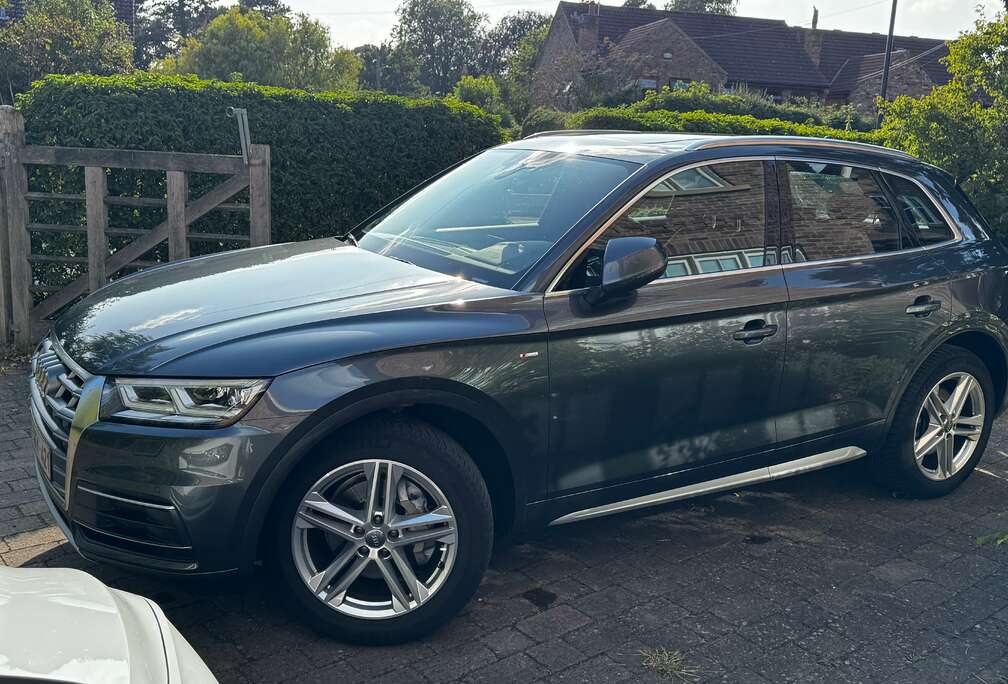 Audi 1er prop Q5 40 TDi Quattro Sport S tronic Attache Remorque, Toit Pano ouvrant, Carnet Complet