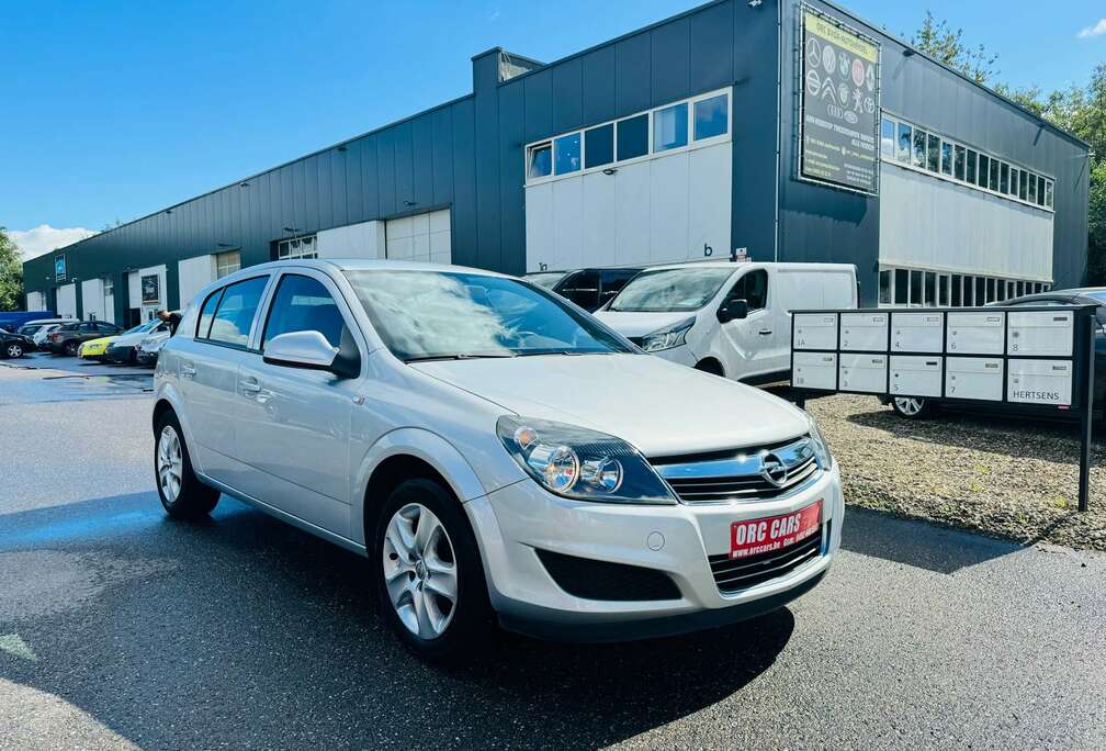 Opel 1.6i benzine  Essentia * 12M GARANTIE