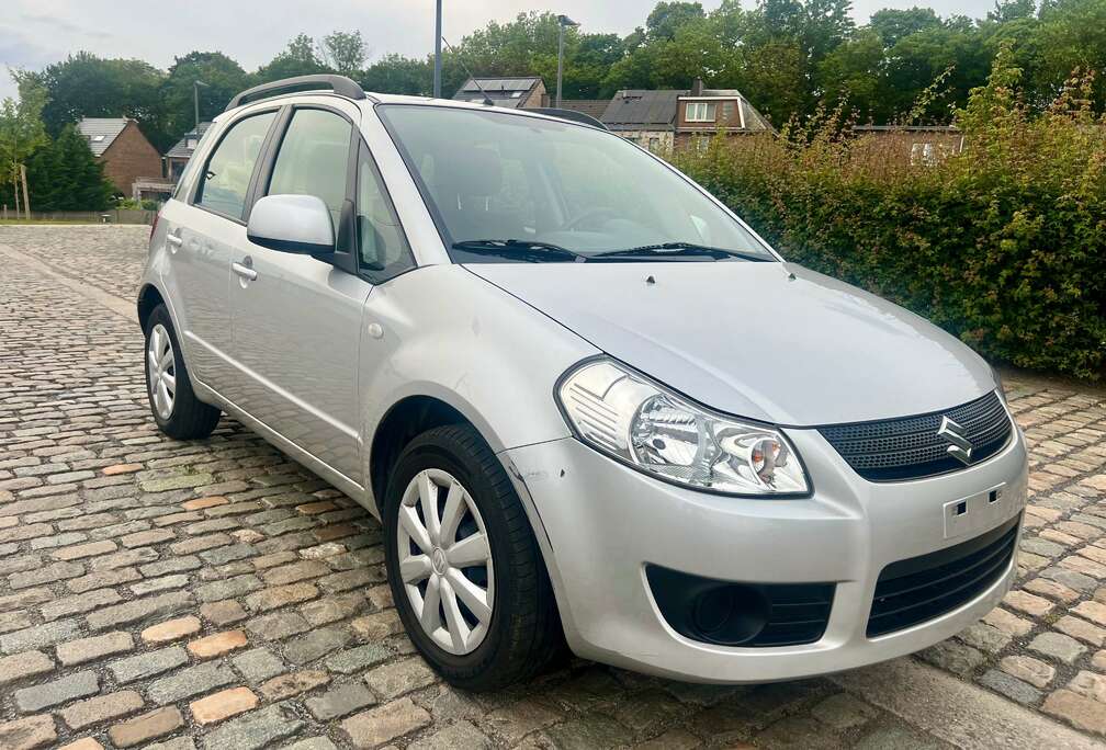 Suzuki 1.5i 1r Main 100.000 km Carnet d’entretien Airco