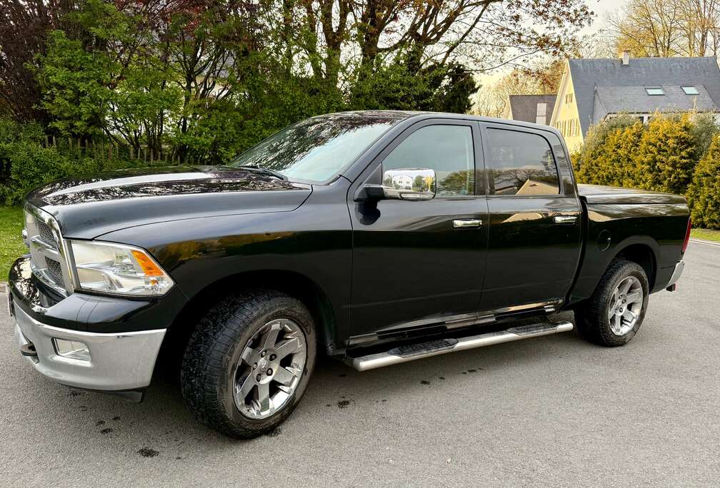 Dodge LARAMIE