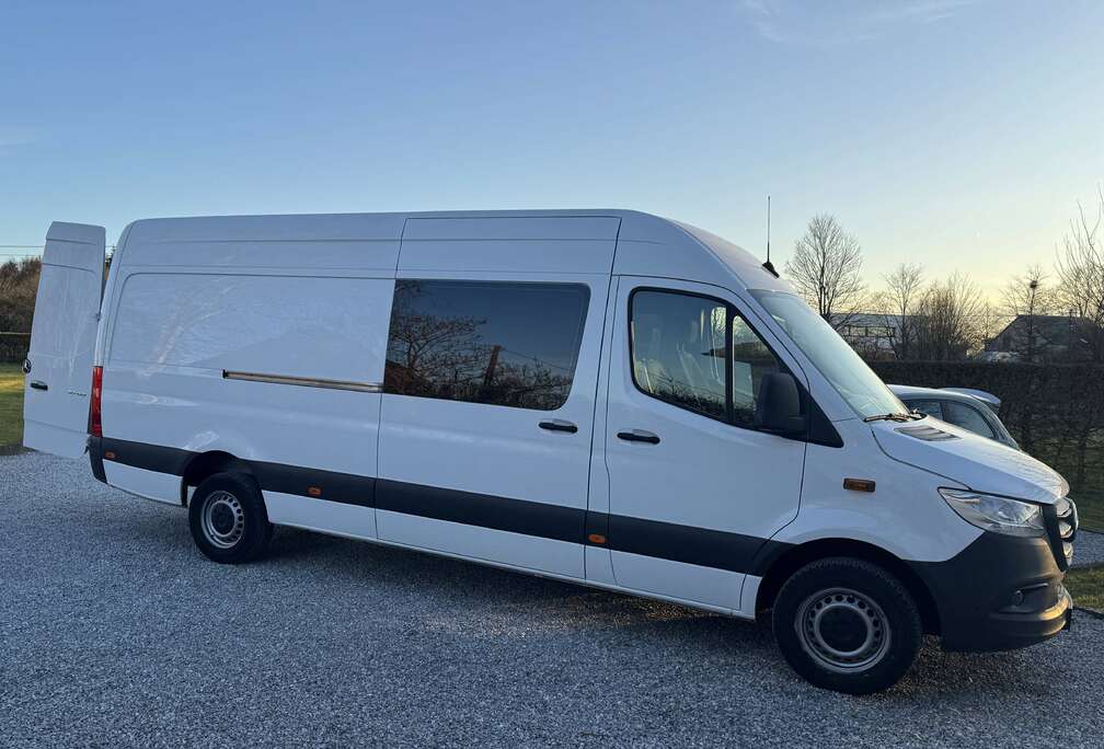 Mercedes-Benz 317 DOUBLE CABINE