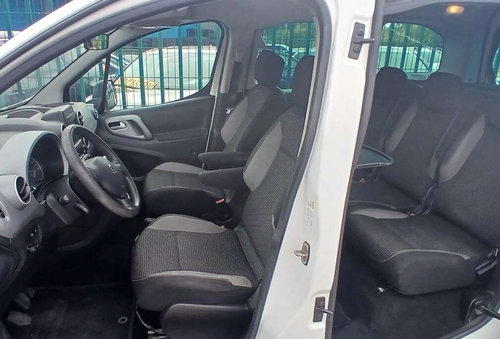 Peugeot 16 BlueHDi 120 cv 6 VIT GPS AIRCO CAPTEUR ATT REM