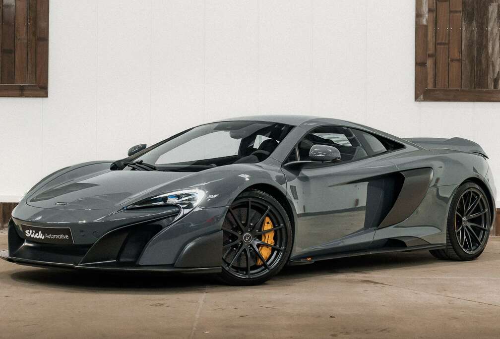 McLaren 1 of 500 / Lift / Carbon