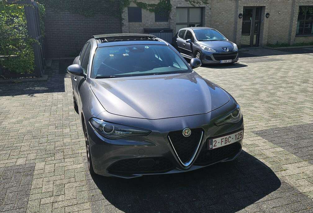 Alfa Romeo Giulia+2.0+Turbo+16V+AT8+Super