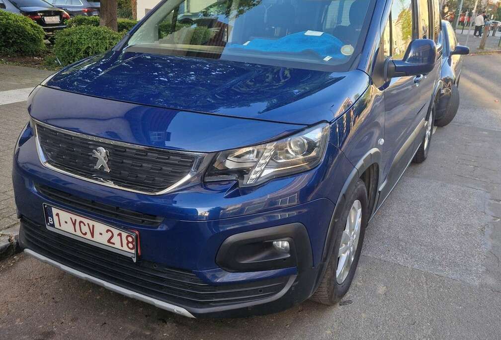 Peugeot 1.5 BlueHDi Standard Allure AGC S&S