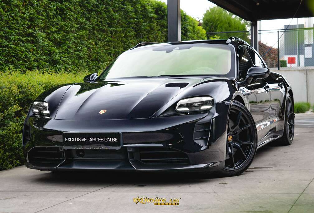 Porsche Taycan GTS Sport Turismo SportDesign *Carbon* /21\'\'/Innodrive/HUD/SportChrono/Memory/RaceTex/
