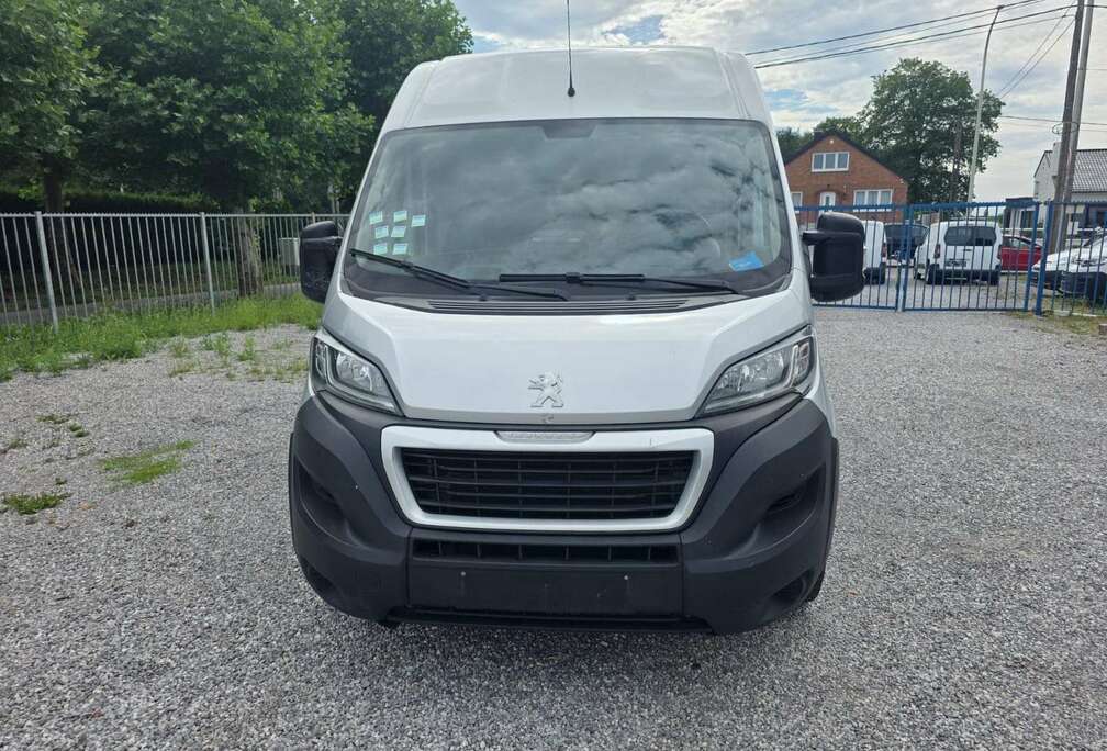 Peugeot 2.0 BlueHDi L2H2 Premium Pack S/S