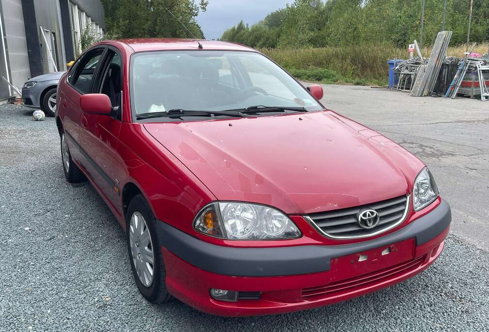 Toyota 1.8i VVT-i 16v Linea Sol