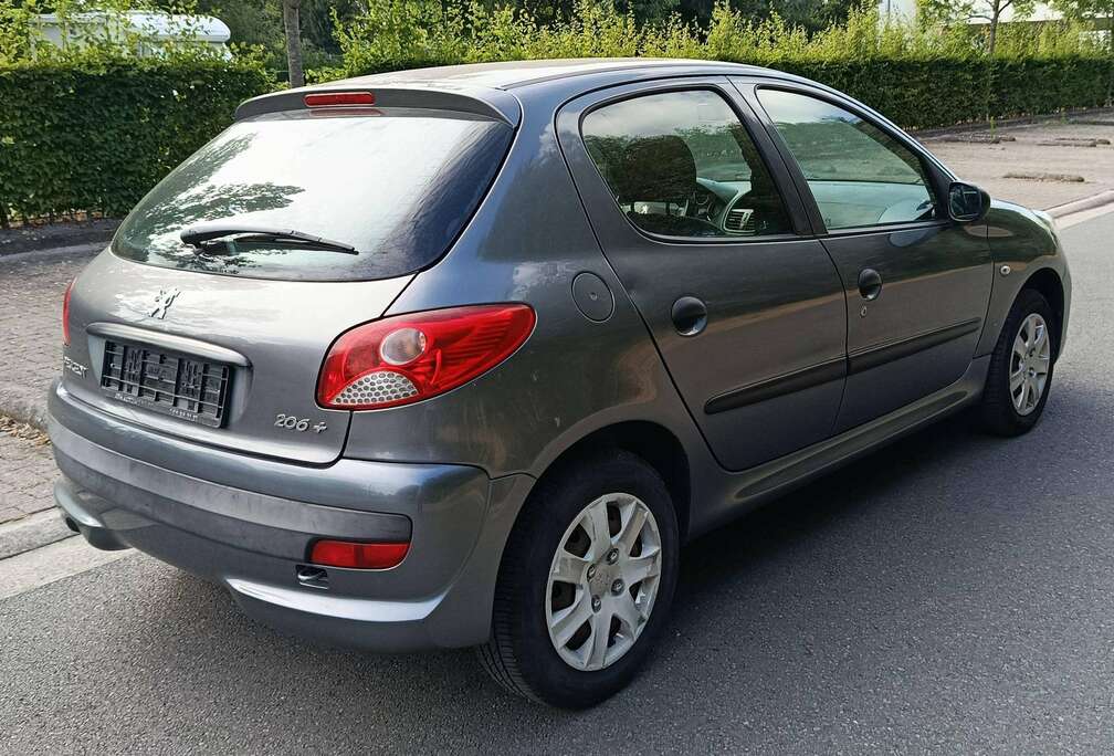 Peugeot 206  1.1i Urban