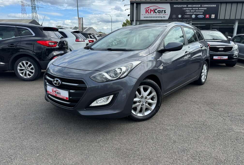 Hyundai SW BREAK 1.6 CRDi // CLIMATISATION // JANTES //