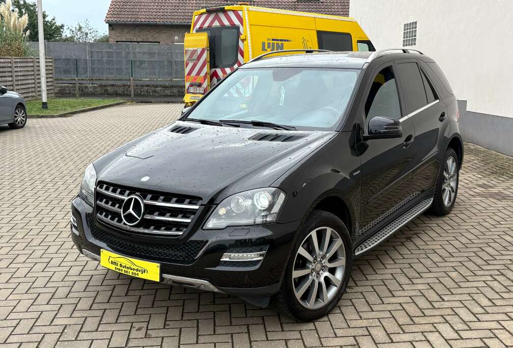 Mercedes-Benz ML 300 CDI BlueEFFICIENCY grand édition