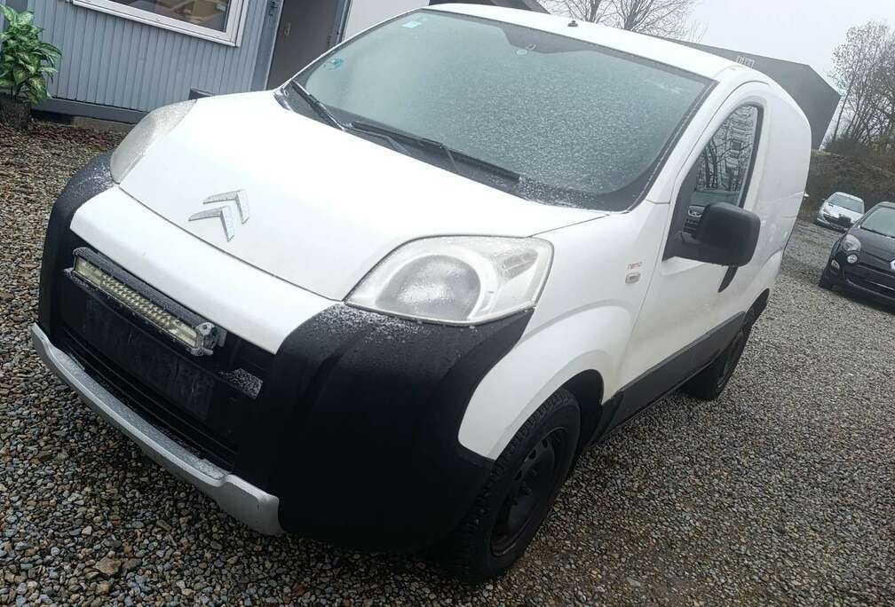Citroen Camionette1,4HDI/roule bien/Bon pneus hiver