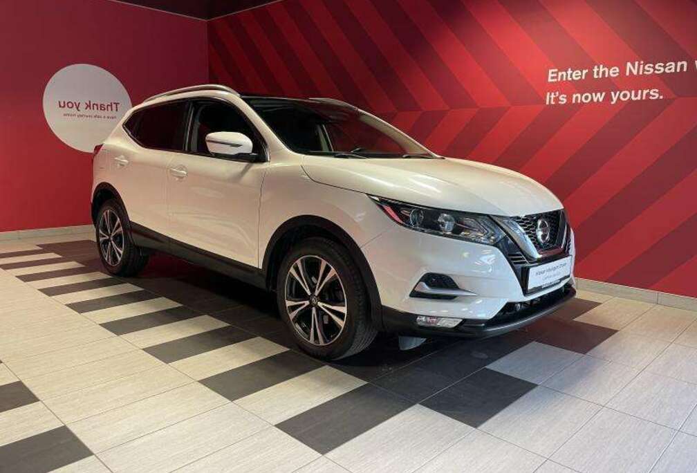 Nissan N-Connecta + Glass Roof