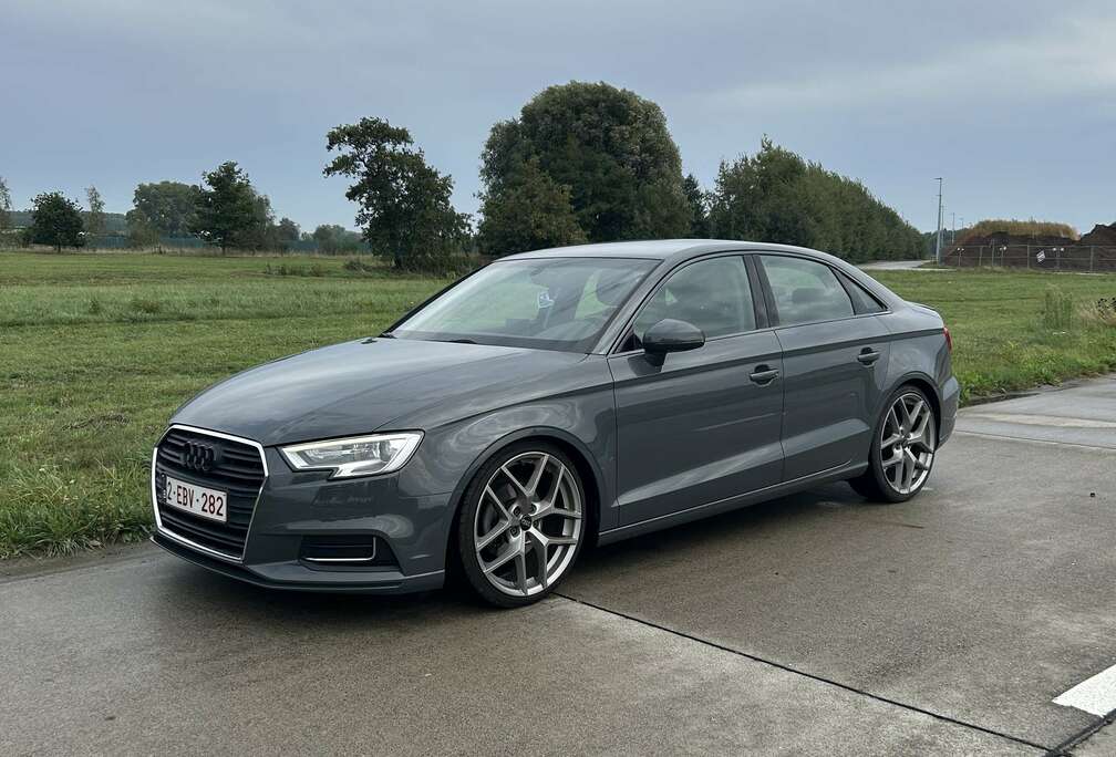 Audi 30 TFSI Limousine