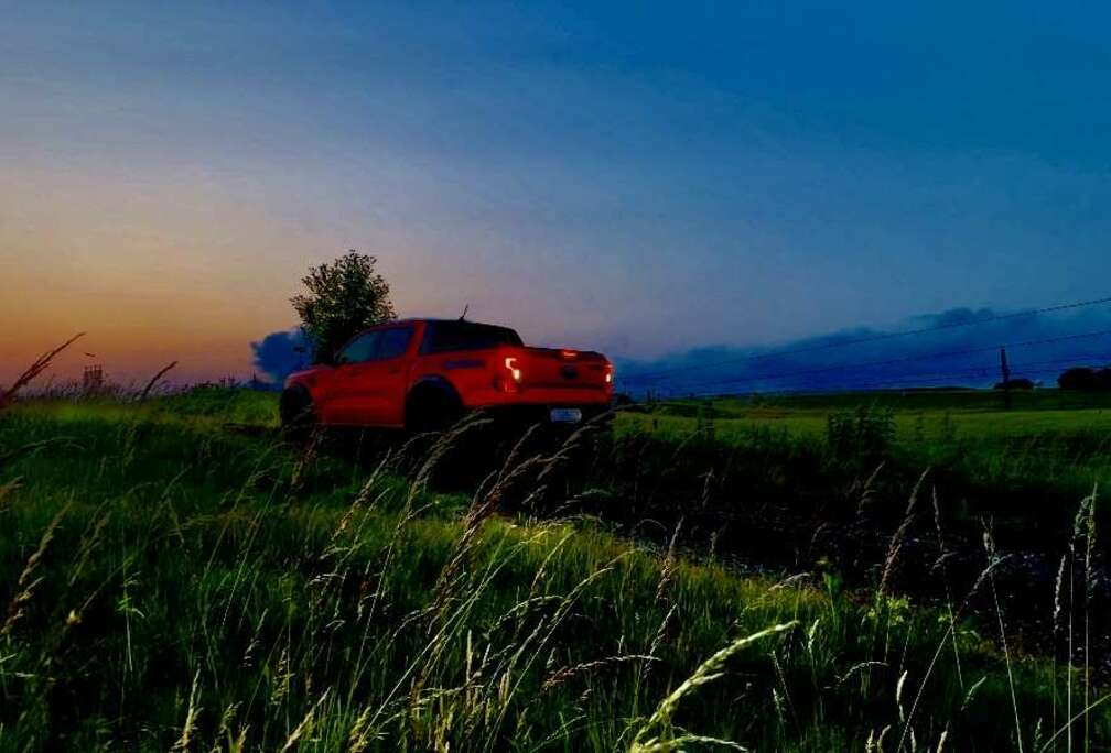 Ford 2.0 Diesel BiTurbo  ONLY 9,050 km Like new condi