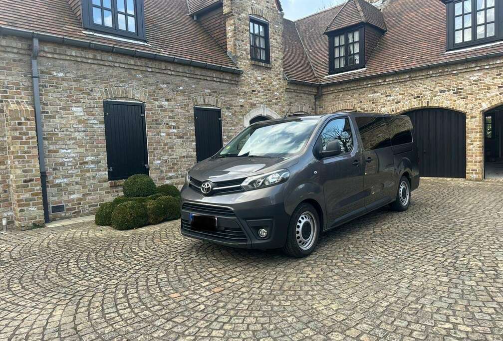 Toyota 2.0 D-4D Long Comfort (LX) S/S (EU6.3)